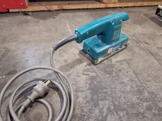 Makita 9035SB (190x100mm) Finishing Sander