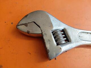 24" Adjustable Spanner