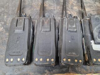 6x Motorola DF3601 2-Way Radios w/ Charger, All Failty Batteries