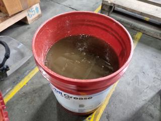 New 20 Litre Pail Mobil Grease