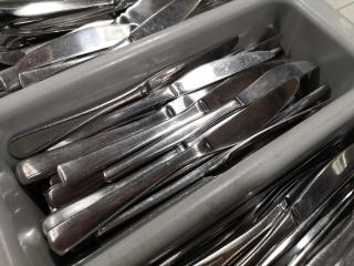 Bulk Tray of Table Knives