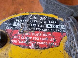 3x Vertical Plate Clamps
