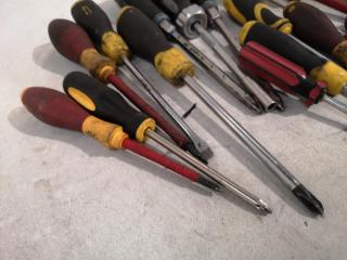 27x Assorted Screwdrivers