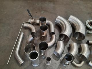 Large Assortment of Stainless Steel Pipes/Flanges