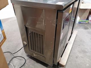 Stainless Steel Commercial Beer Fridge w/ Tap (Faulty)