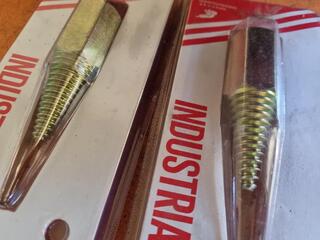4x Josco 14x2mm Tapered Spindles, New