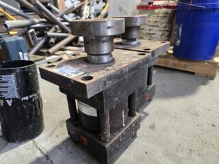 2x Matching Hydraulic Rams