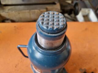 20-Ton Welded Bottle Jack by The Tool Shed