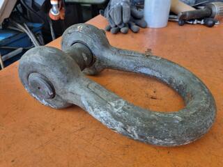 25-Ton Bow Shackle