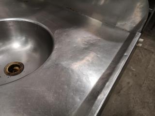 Stainless Steel Bench Table / Built-in Sink