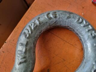 22x Assorted Bow & D Shackles