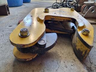 4.5-Ton NK Series Automatic Plate Clamp by Tractel