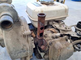 Honda Portable Petrol Water Pump, Missing engine parts!
