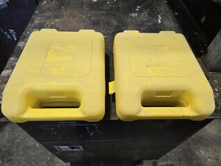 2 x Glass Lifters