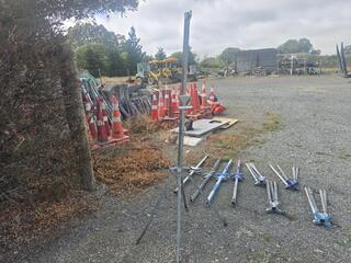 5 x Portable Road Sign Stands