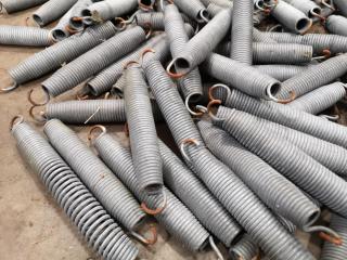 Lot of 80x Extension Springs