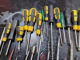 50x Assorted Used Screwdrivers