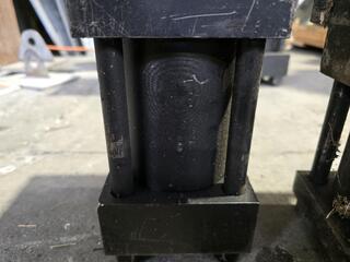 2 x Hydraulic Cylinders 