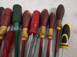 27x Assorted Screwdrivers