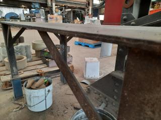 Heavy Duty Industrial Steel Workbench/Welding Table