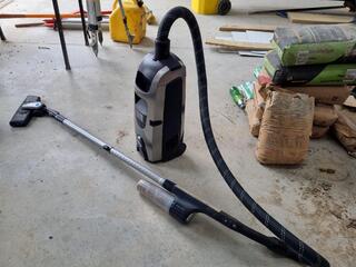 Sauber Intelligence SI-200 Vacuum Cleaner