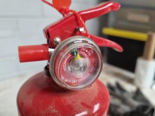2x Fire Extinguishers