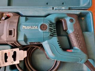 Makita Corded Reciprocating Saw w/ AVT