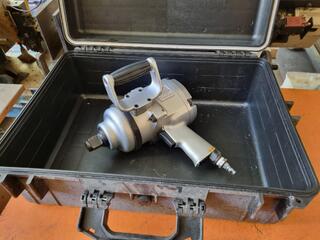Shinano 1" Drive Air Impact Wrench SI-1760T