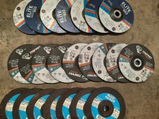 Assortment of 32 Cut-Off/Grinder Wheels/Discs