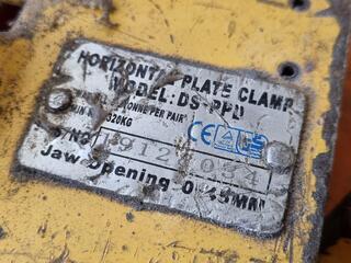 Pair of Horizontal Plate Clamps, 3200kg Capacity