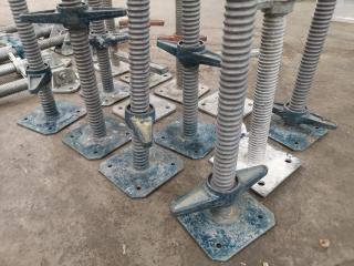 24x Assorted Scaffolding Base Feet Assemblies