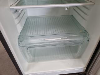 Westinghouse 330L Refrigerator Freezer