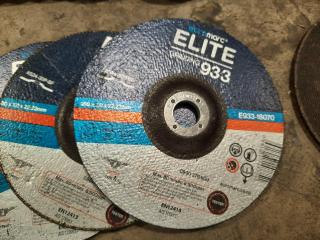 Assortment of 61 Cutting/Grinding Wheels/Discs