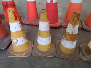 14x Assorted Orange Safety Cones