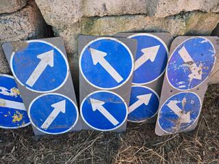 10 x Arrow Road Works Signs 