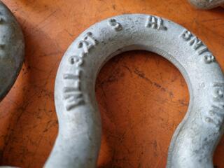 22x Assorted Bow & D Shackles