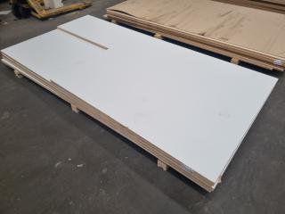 5 Panels of White Laminated MDF (18mm)