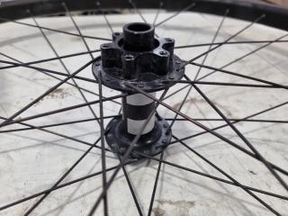 2x Areh CB7 Stans Bike Wheels