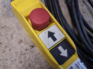 Telemecanique (XAC-A2053) 3 Button Pendant Control System