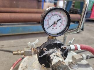 Almax 10L Air Pressure Pot w/ Hose & Paint Spray Gun