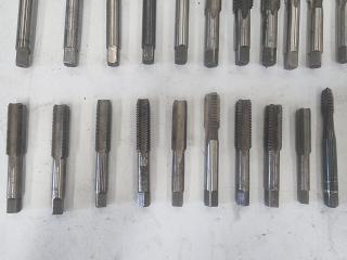 Large Assortment of 32 HSS Pipe Tapers