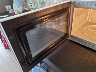 Whirlpool 25L 700W Microwave Oven