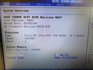 Asus Eee PC 1000HE Laptop Computer w/ Intel Processor