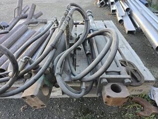 2 x Large Hydraulic Rams 