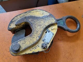 3x Vertical Plate Clamps