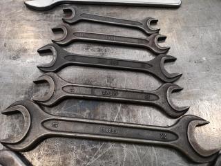 12x Assorted Wrenches