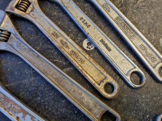 15x Assorted Adjustable Crecent Wrenches