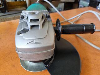 Makita Corded 230mm Angle Grinder M908