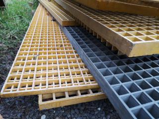 8x Assorted Industrial Fibreglass Grated Flooring Panels