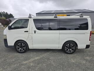 2005 Toyota Hiace Regius Ace van